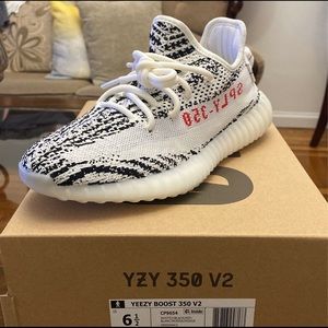 Yeezy 350 V2 Zebra